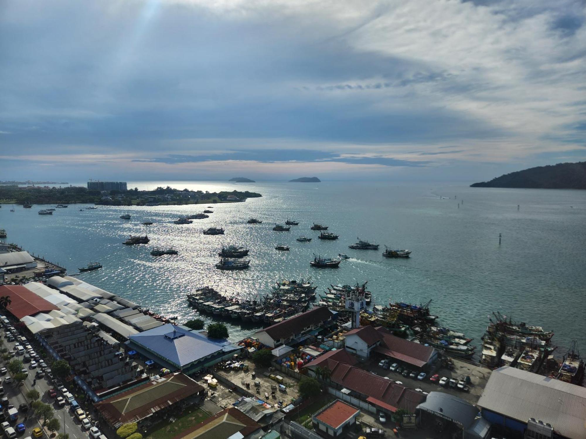 The Shore Kota Kinabalu City Centre By Lw Suites Oda fotoğraf